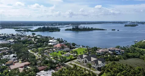 546 Freeling Drive Sarasota FL 34242