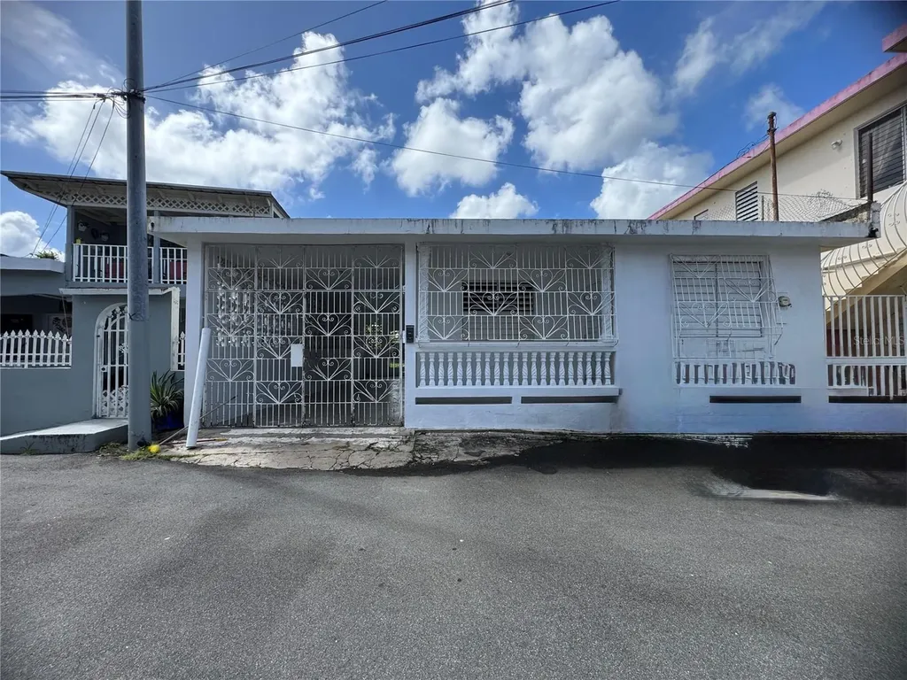 121 Calle Hermandad Interior Guaynabo PR 00965