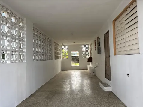 121 Calle Hermandad Interior Guaynabo PR 00965