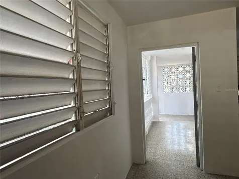 121 Calle Hermandad Interior Guaynabo PR 00965