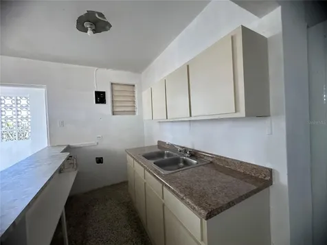 121 Calle Hermandad Interior Guaynabo PR 00965