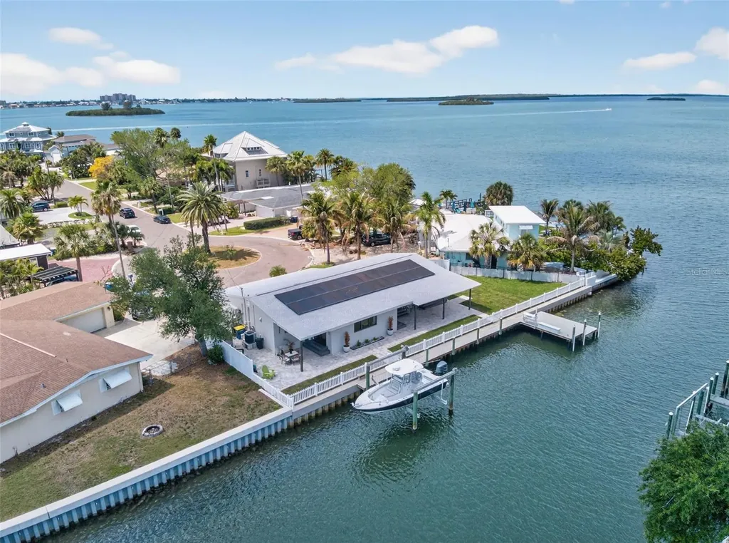1866 Venetian Point Drive Clearwater FL 33755