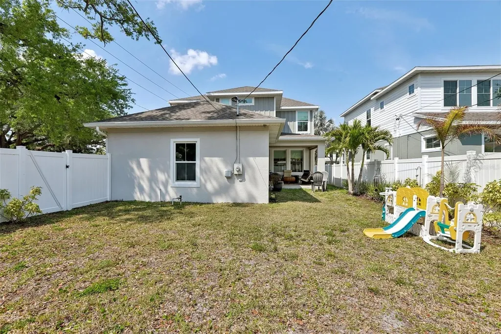 798 46th Avenue N St Petersburg FL 33703