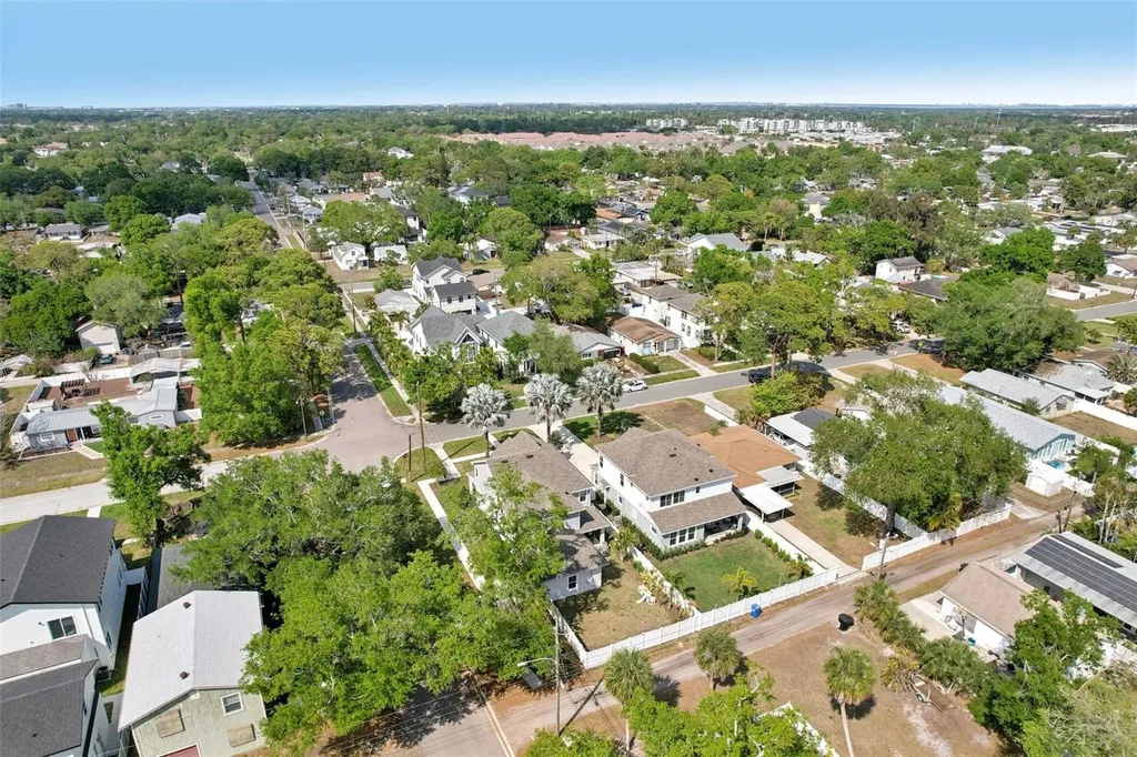 798 46th Avenue N St Petersburg FL 33703