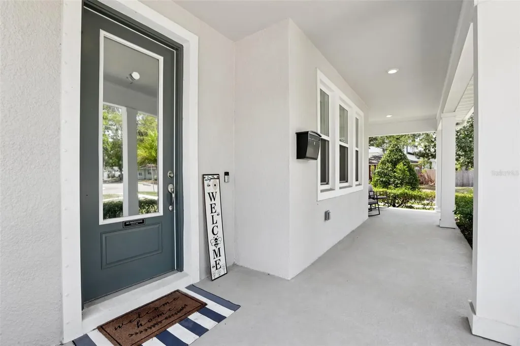 798 46th Avenue N St Petersburg FL 33703