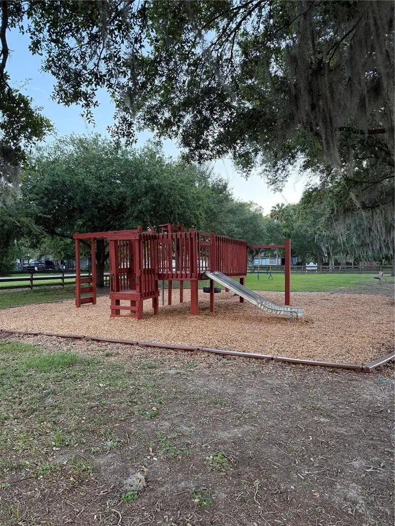 624 W New York Avenue Lake Helen FL 32744