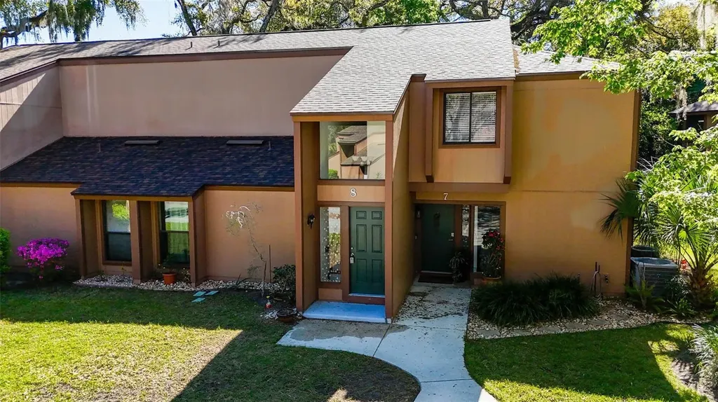 8 Oakmont Court Palm Coast FL 32137