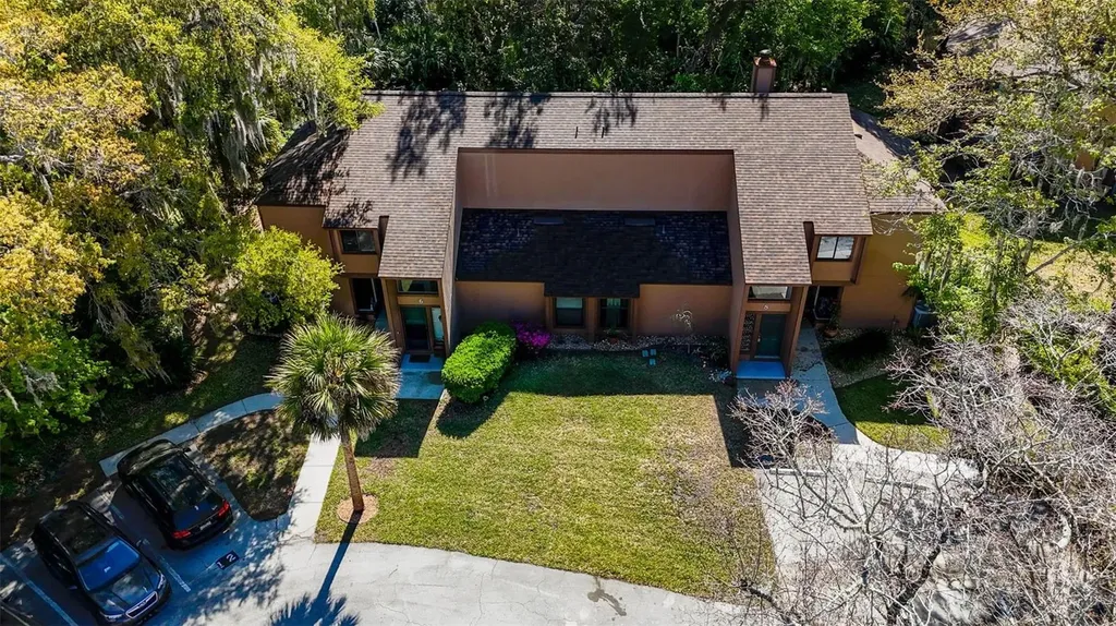 8 Oakmont Court Palm Coast FL 32137