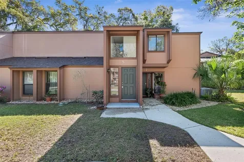 8 Oakmont Court Palm Coast FL 32137