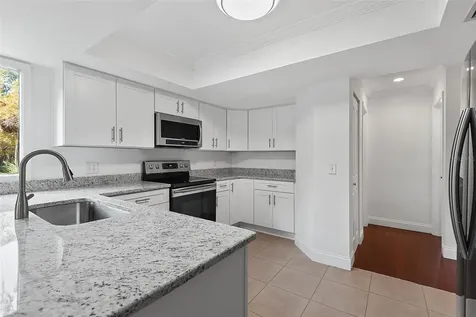 8 Oakmont Court Palm Coast FL 32137