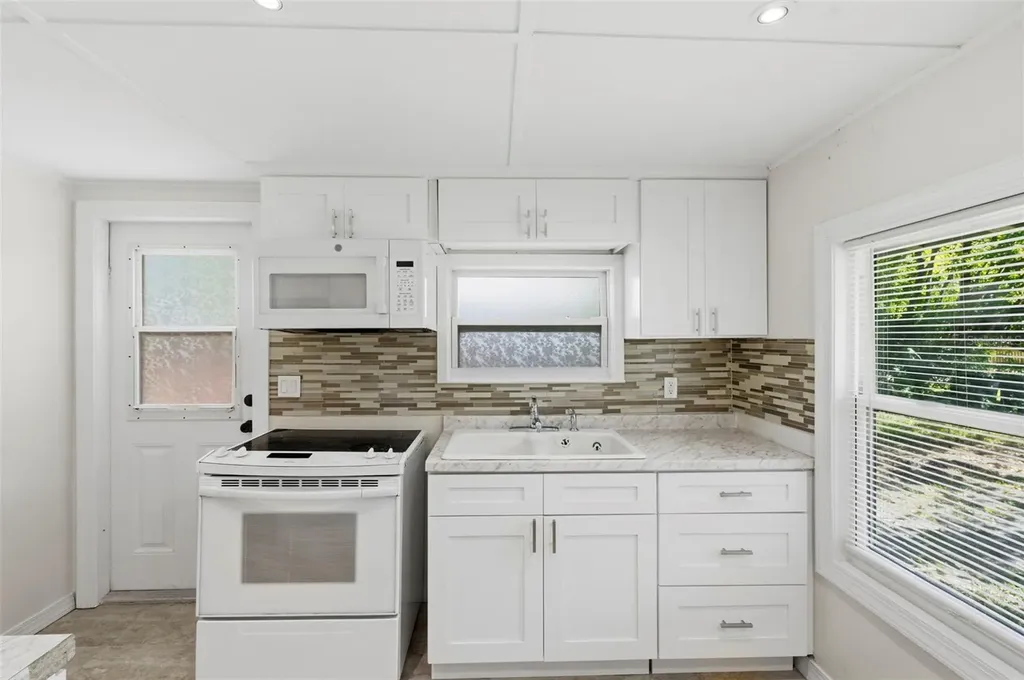 3241 Laurel Avenue Clearwater FL 33762