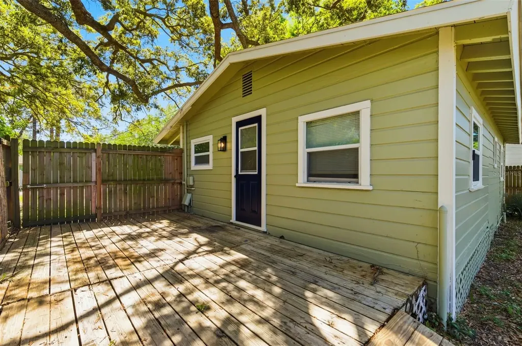 3241 Laurel Avenue Clearwater FL 33762