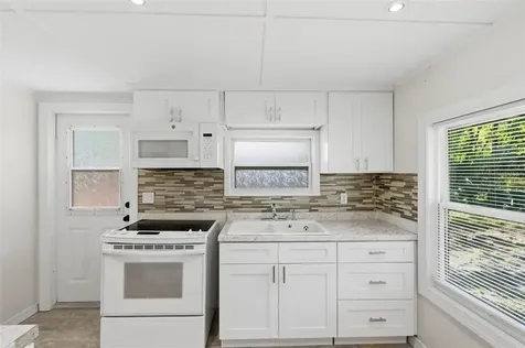 3241 Laurel Avenue Clearwater FL 33762