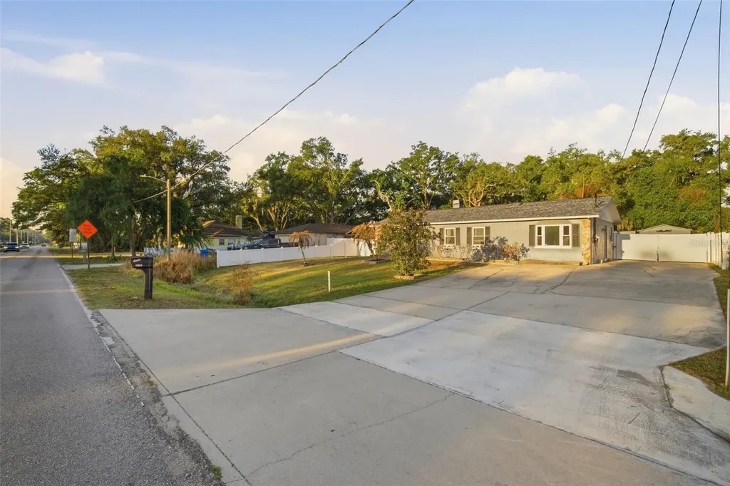 7403 Providence Road Riverview FL 33578