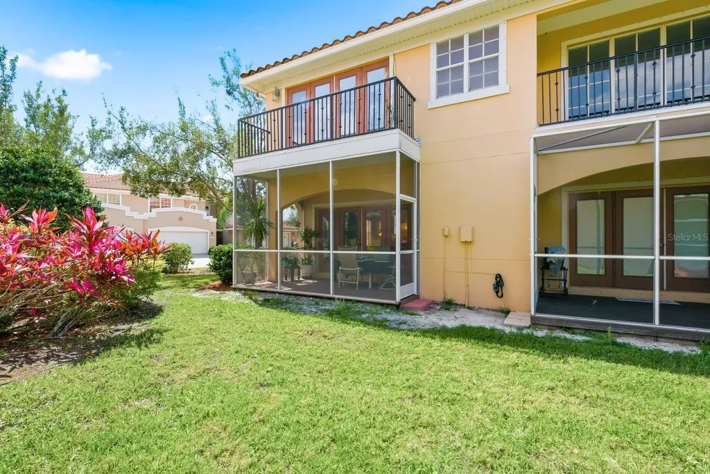 208 Valencia Circle St Petersburg FL 33716