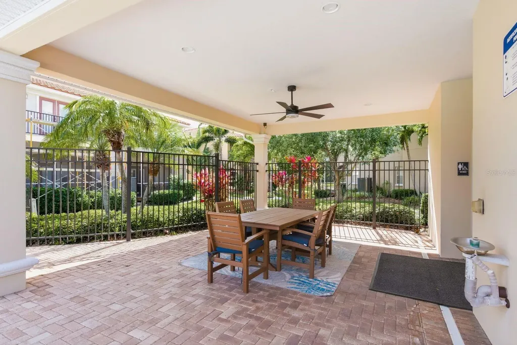 208 Valencia Circle St Petersburg FL 33716