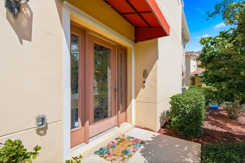 208 Valencia Circle St Petersburg FL 33716