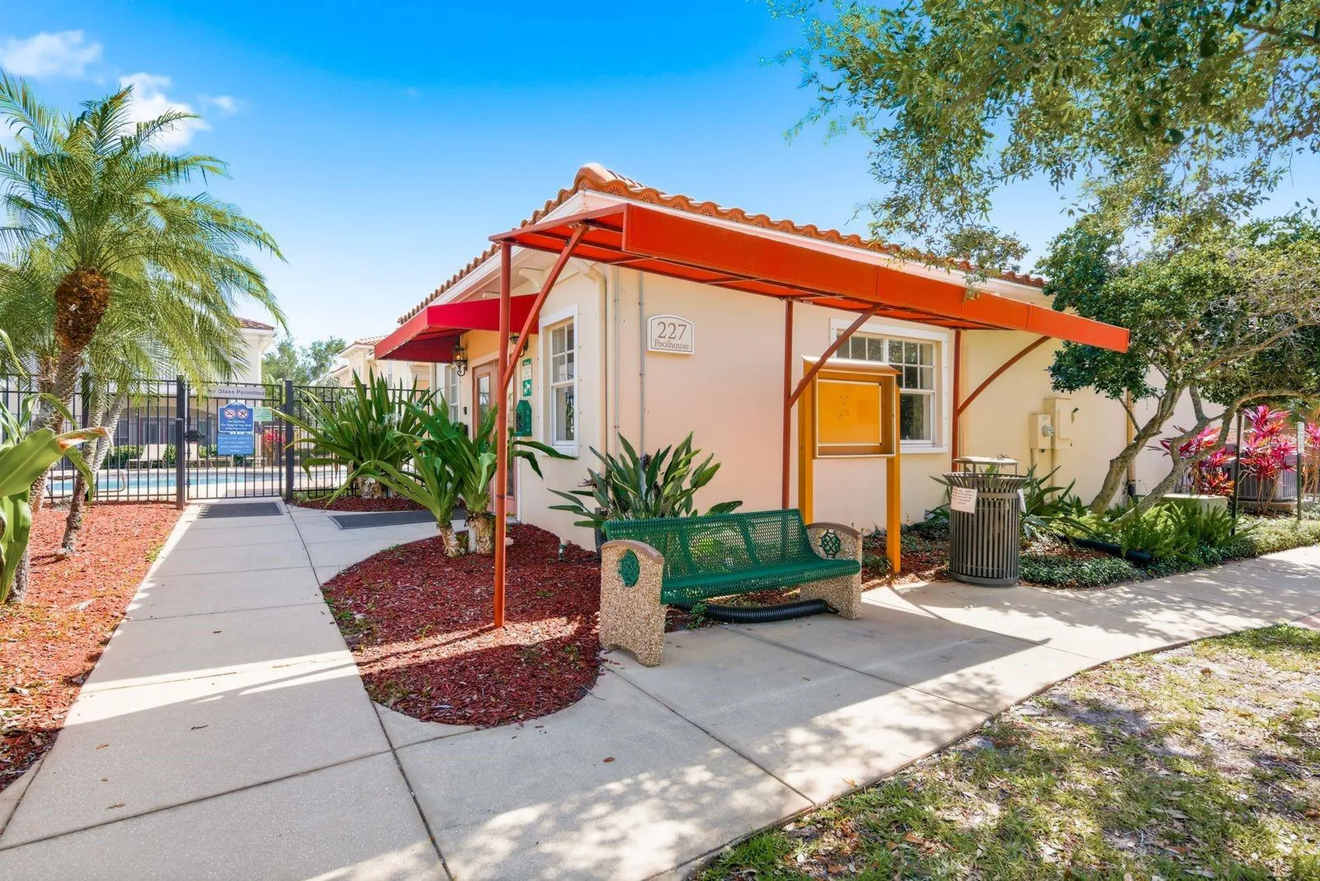208 Valencia Circle St Petersburg FL 33716