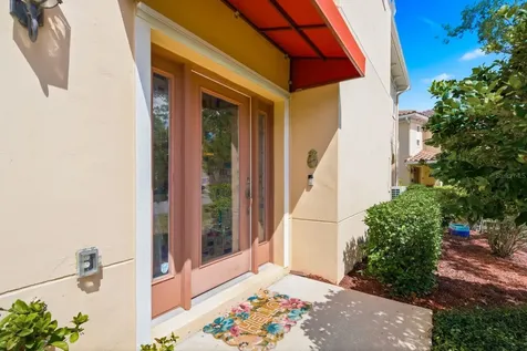 208 Valencia Circle St Petersburg FL 33716