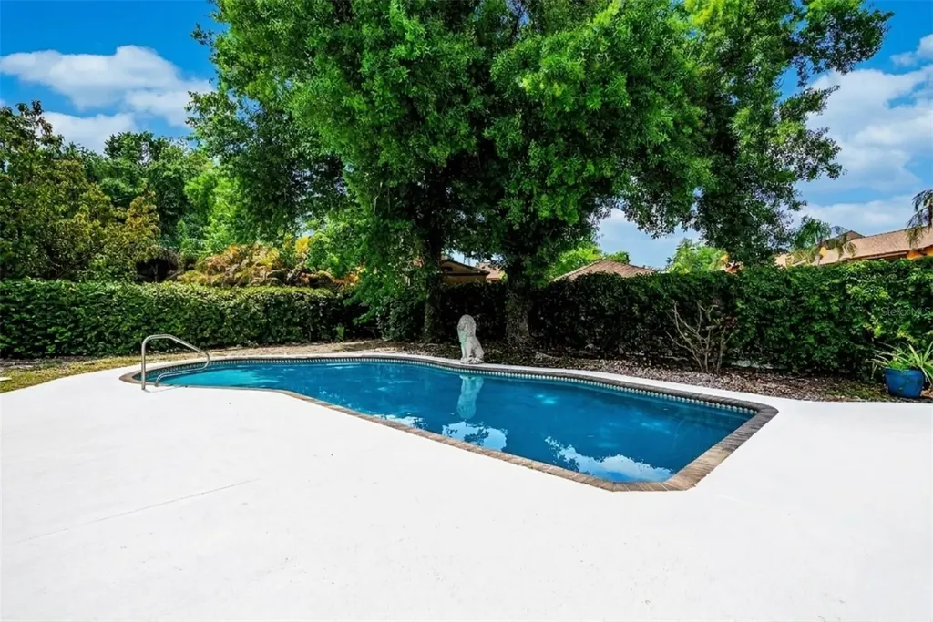 3721 Monarch Drive Tampa FL 33618