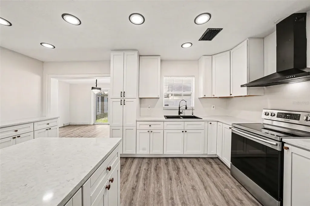 1514 W River Lane Tampa FL 33603