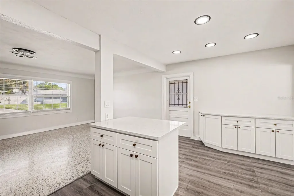 1514 W River Lane Tampa FL 33603