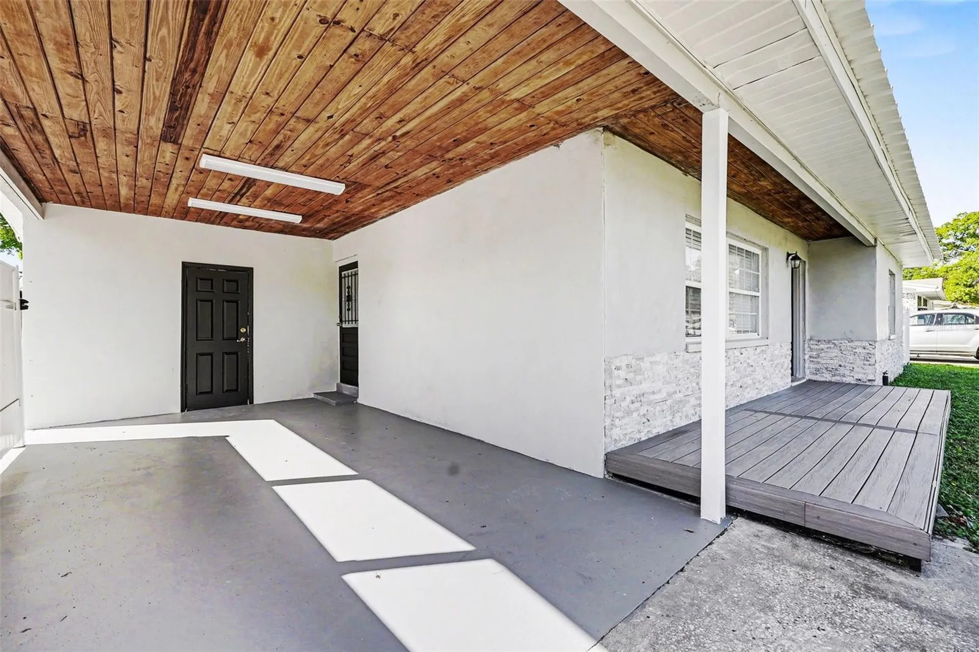 1514 W River Lane Tampa FL 33603