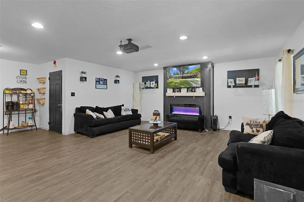 1124 E Grant Avenue Mount Dora FL 32757