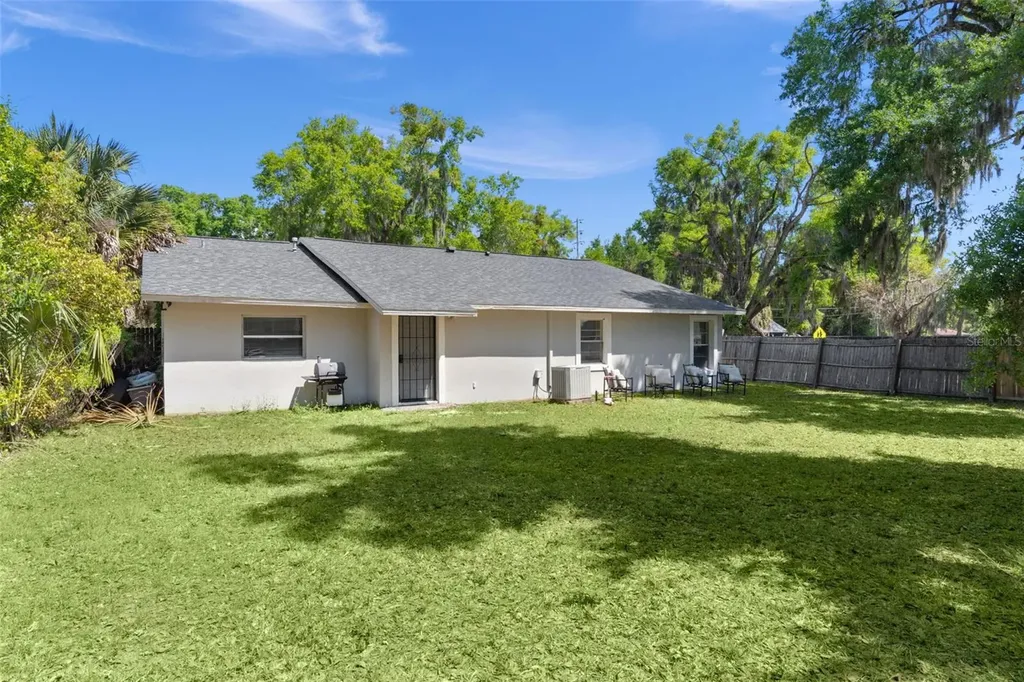 1124 E Grant Avenue Mount Dora FL 32757