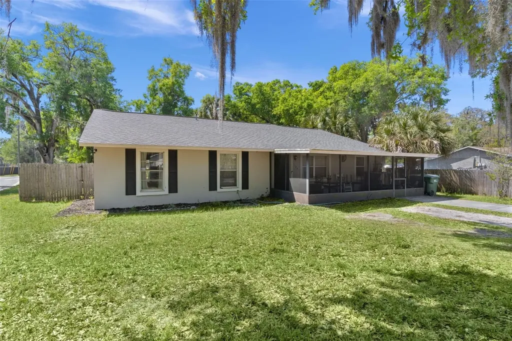 1124 E Grant Avenue Mount Dora FL 32757