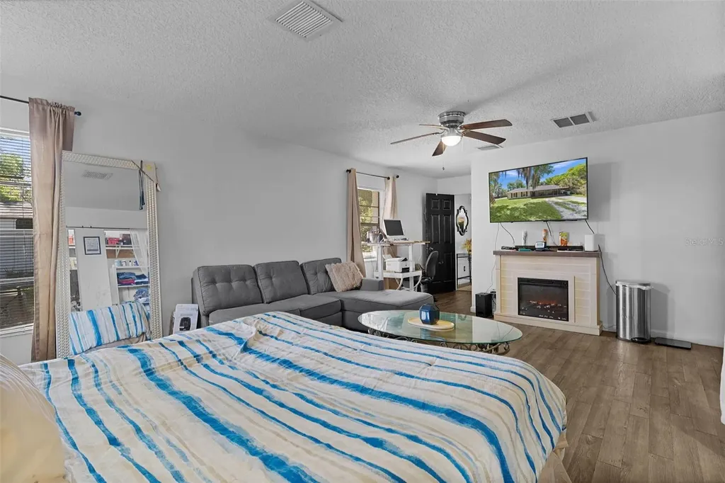 1124 E Grant Avenue Mount Dora FL 32757