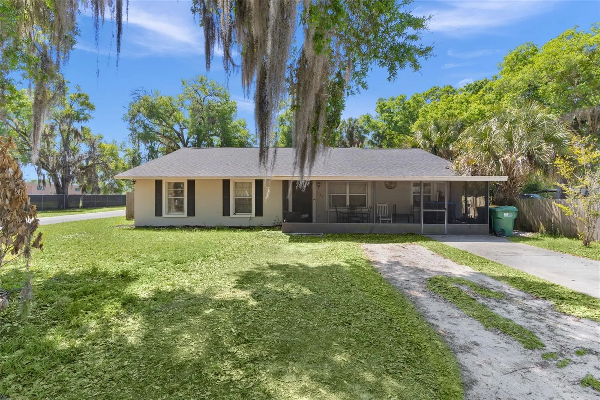 1124 E Grant Avenue Mount Dora FL 32757