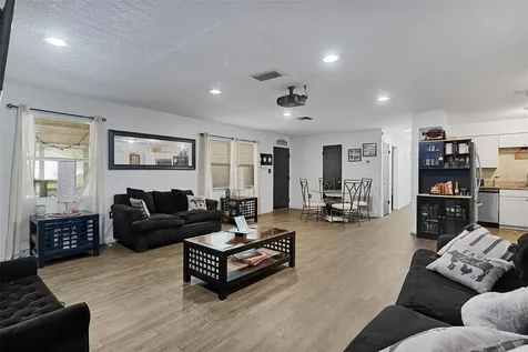 1124 E Grant Avenue Mount Dora FL 32757