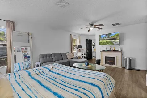 1124 E Grant Avenue Mount Dora FL 32757