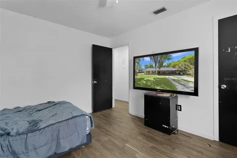 1124 E Grant Avenue Mount Dora FL 32757