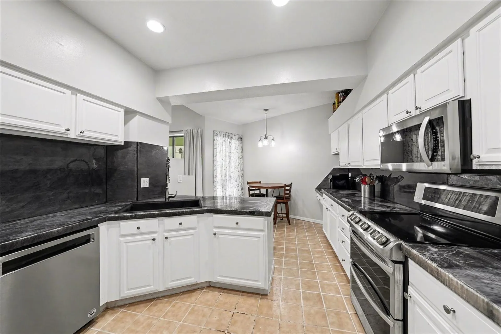 9207 Rockrose Drive Tampa FL 33647