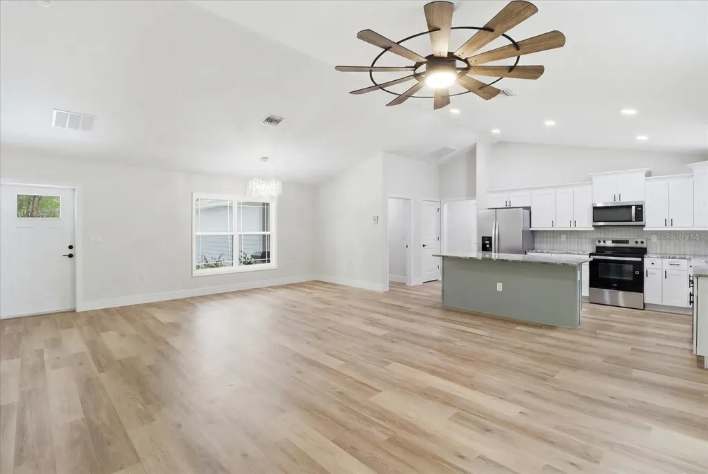 1683 W Pearson Street Hernando FL 34442