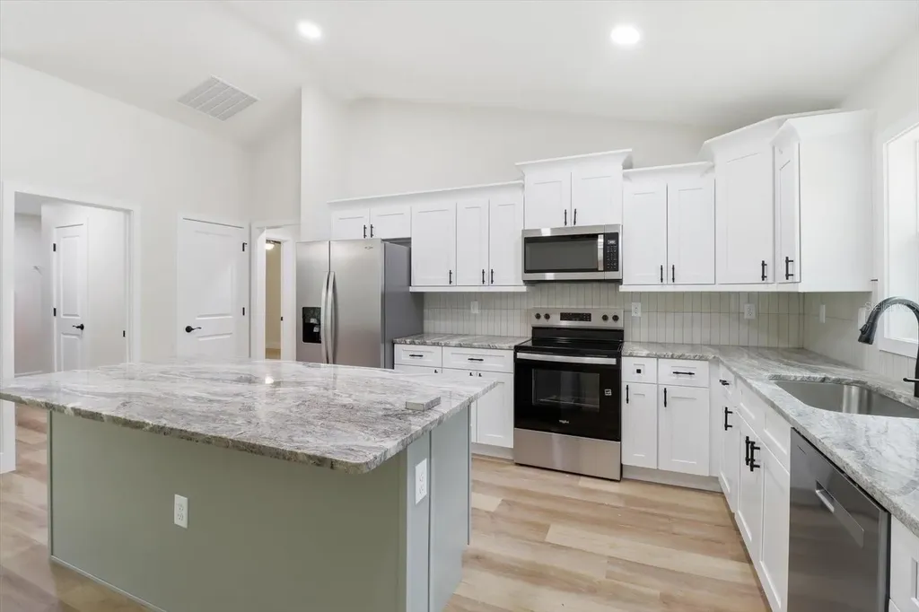 1683 W Pearson Street Hernando FL 34442