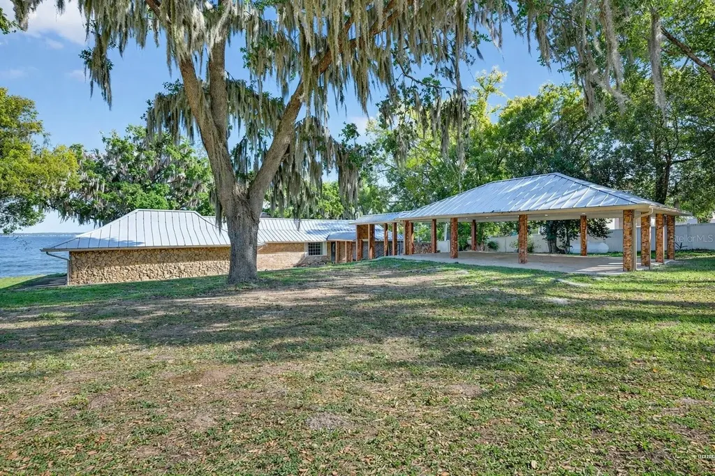 13033 SE 158th Lane Weirsdale FL 32195