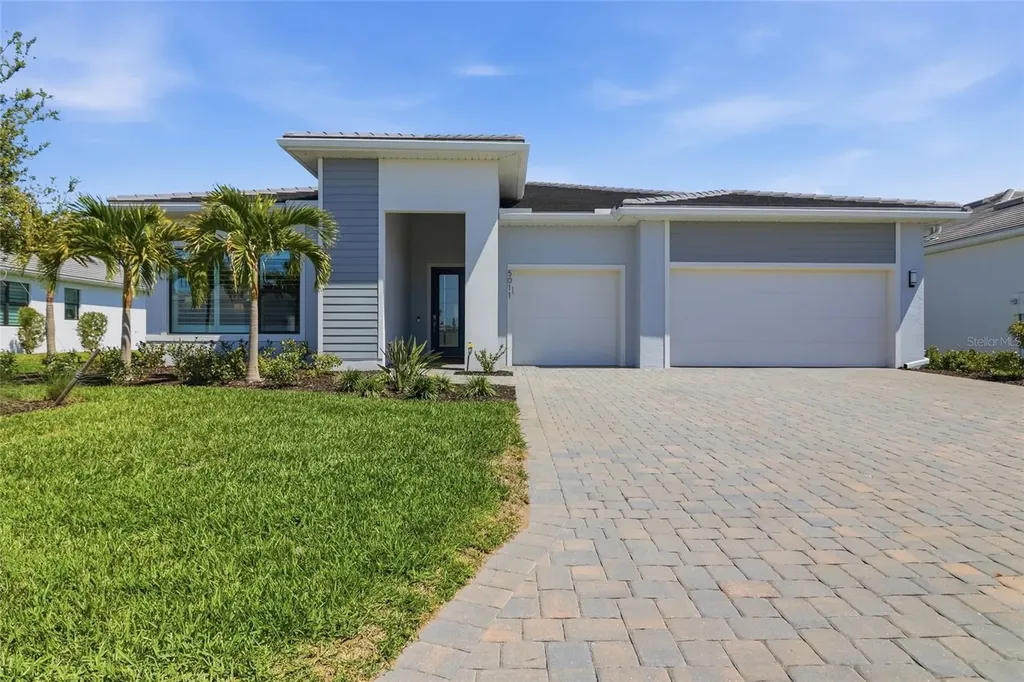 5011 Stoney Point Glen Lakewood Ranch FL 34211