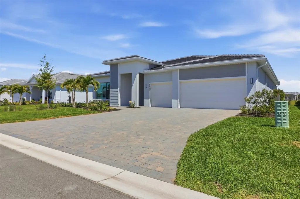 5011 Stoney Point Glen Lakewood Ranch FL 34211