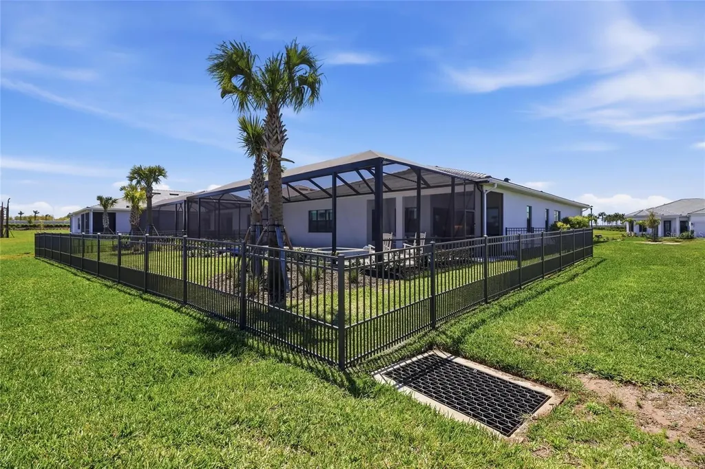 5011 Stoney Point Glen Lakewood Ranch FL 34211