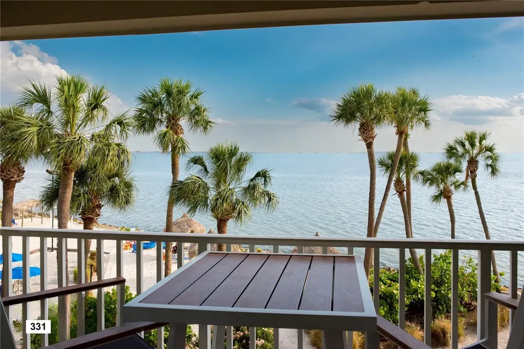 2506 N Rocky Point Drive Tampa FL 33607