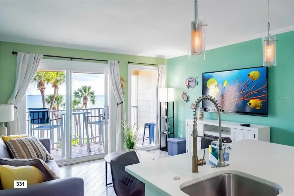 2506 N Rocky Point Drive Tampa FL 33607