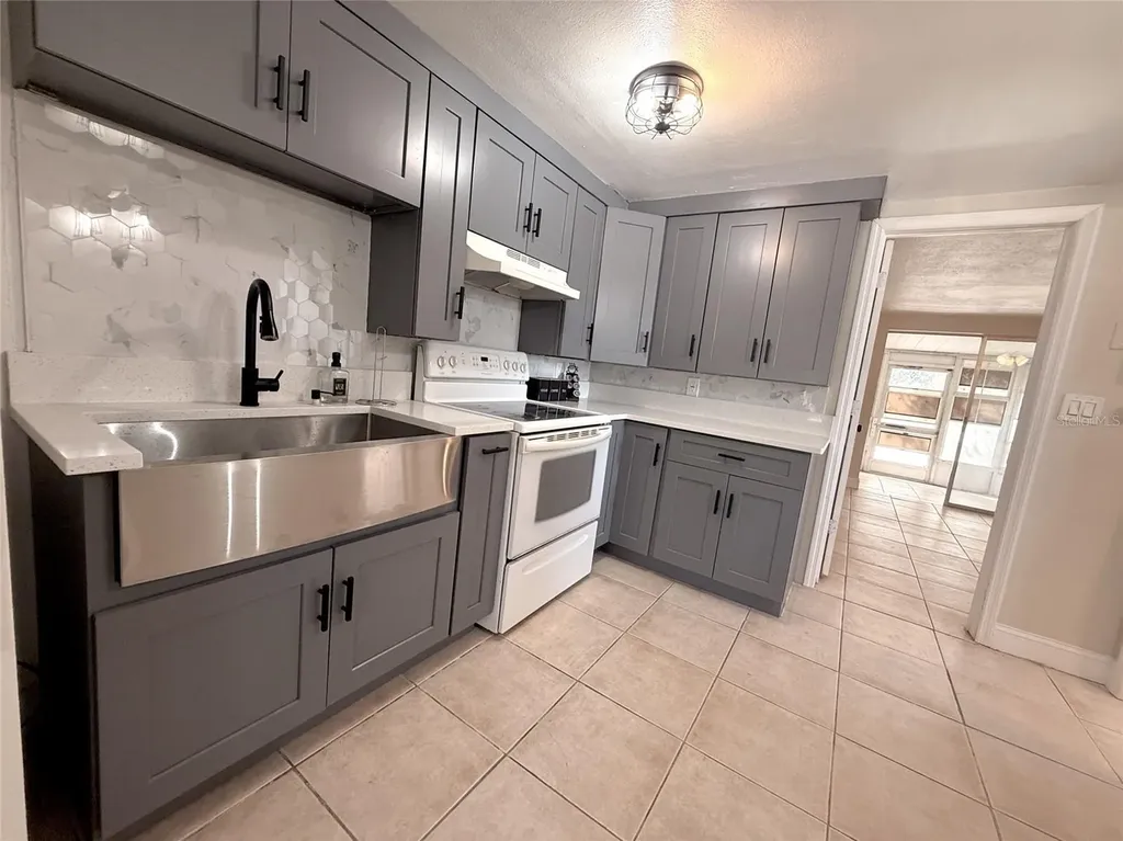 12611 1st Isle Hudson FL 34667