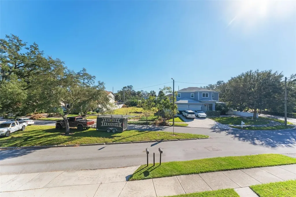 221 S Hale Avenue Tampa FL 33609