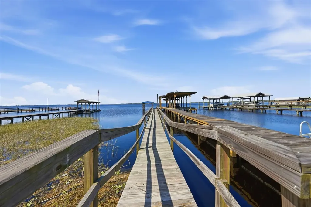 6254 Alligator Lake Shore East St Cloud FL 34771