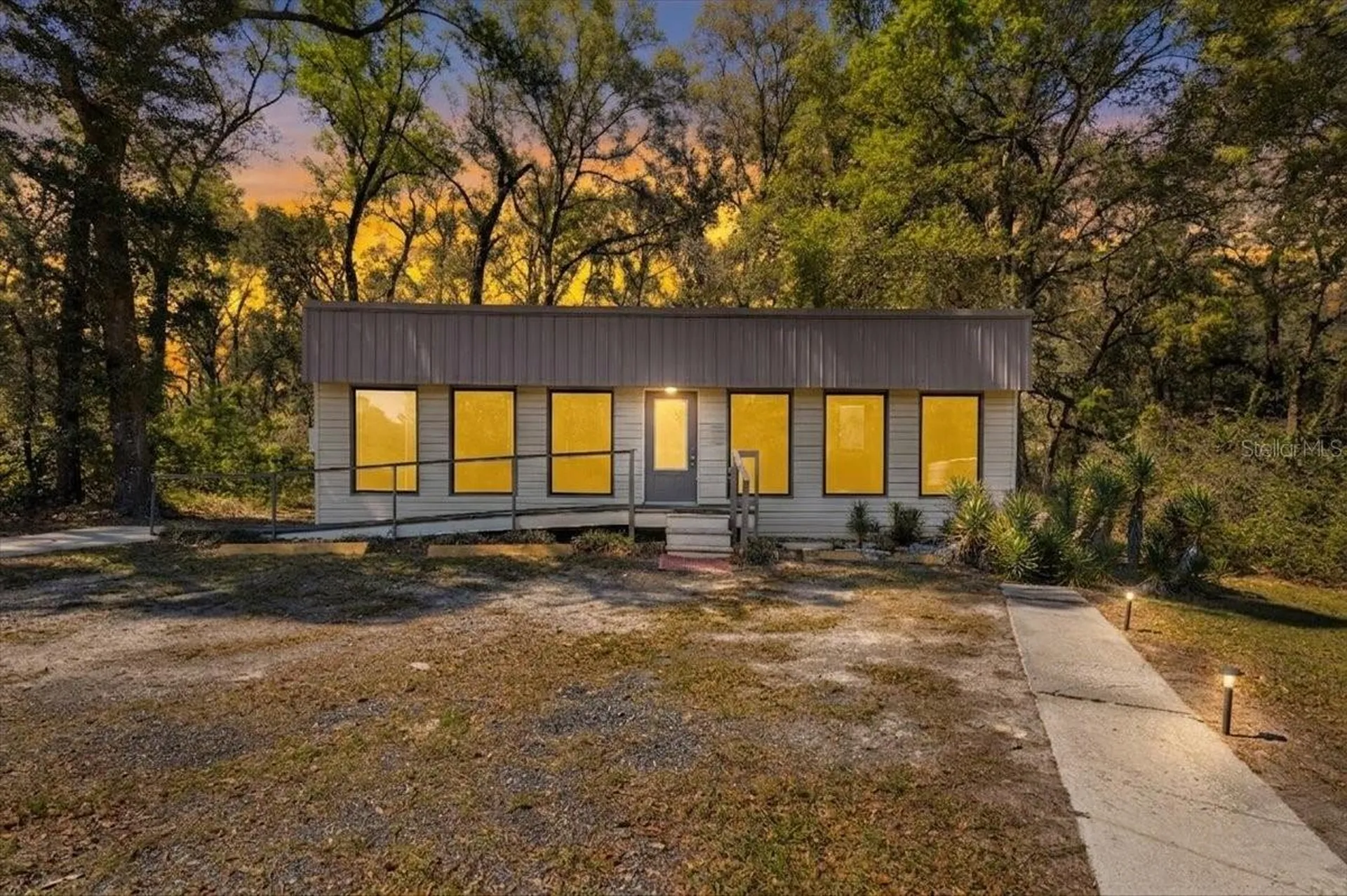 16648 NW Us Highway 19 Trenton FL 32693