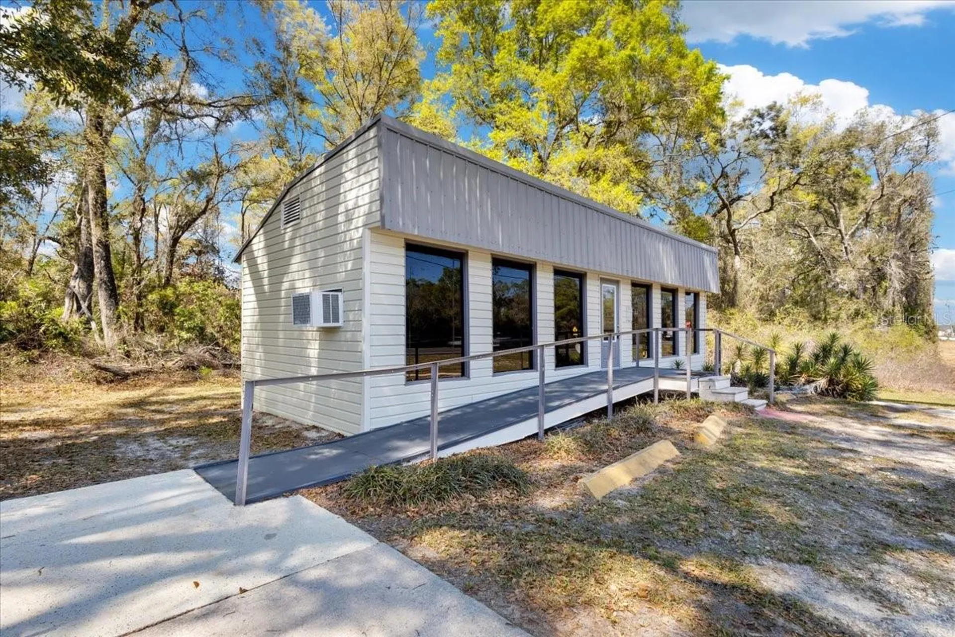 16648 NW Us Highway 19 Trenton FL 32693