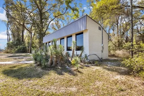 16648 NW Us Highway 19 Trenton FL 32693
